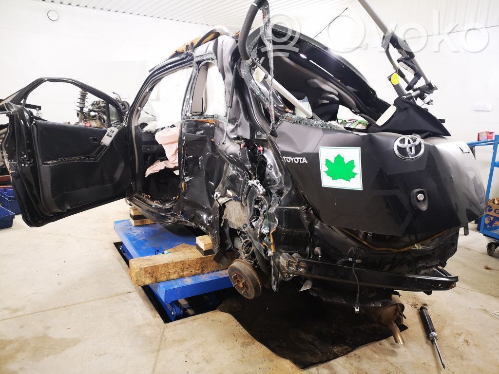 Yaris Yaris  781100D010