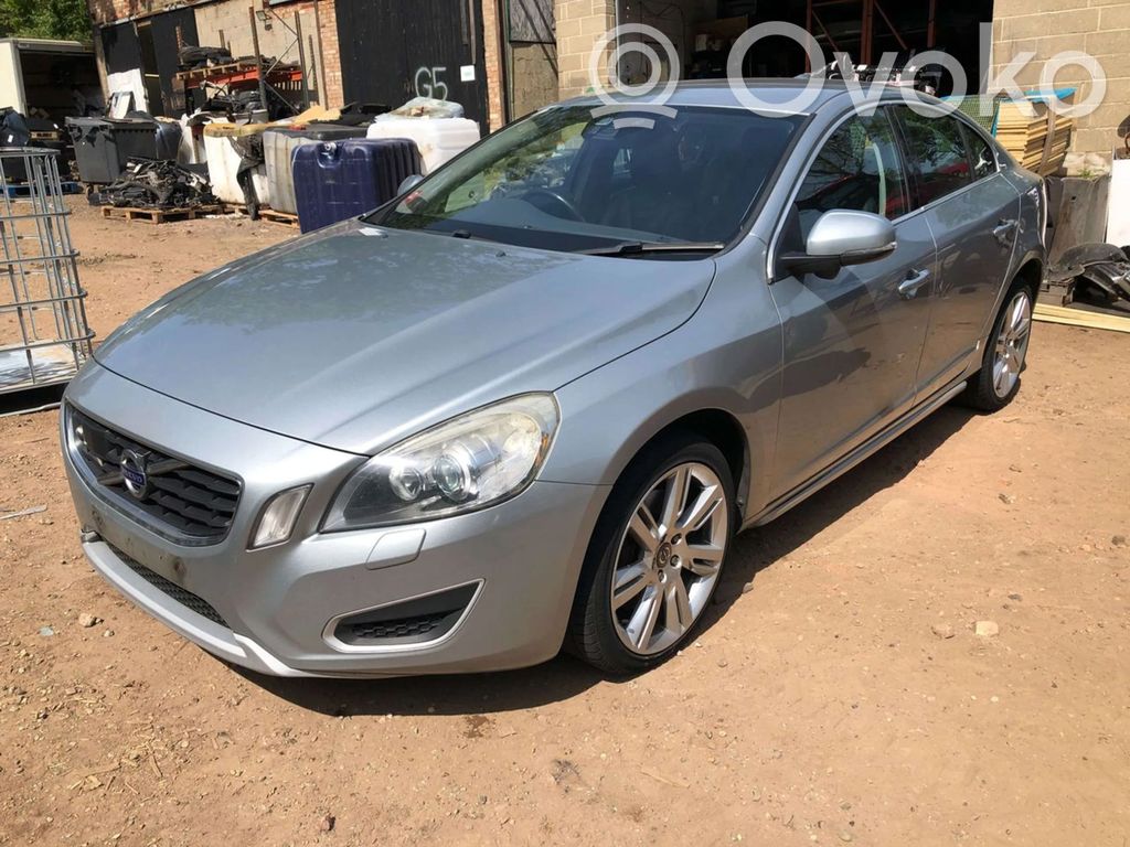S60 S60  31295504