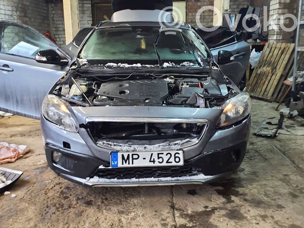 V40 Cross country V40 Cross Country  31390454
