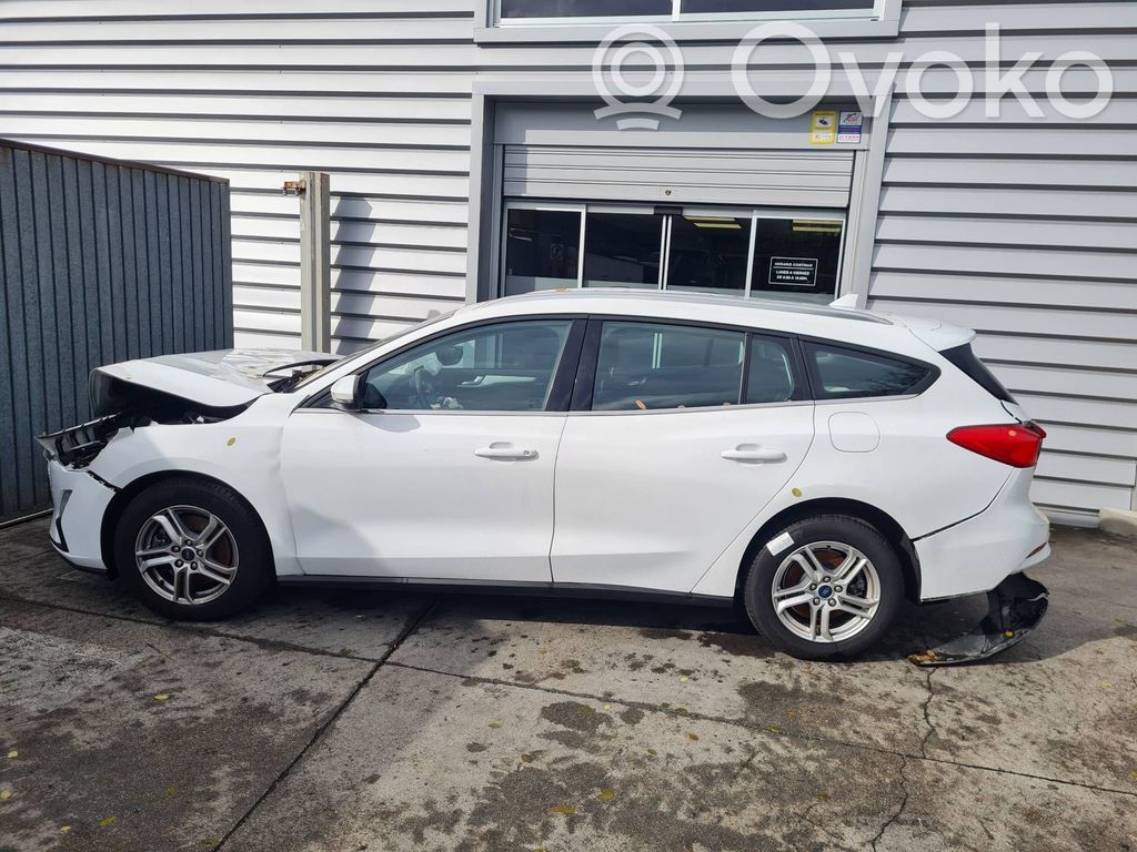 Focus Focus  E01940105