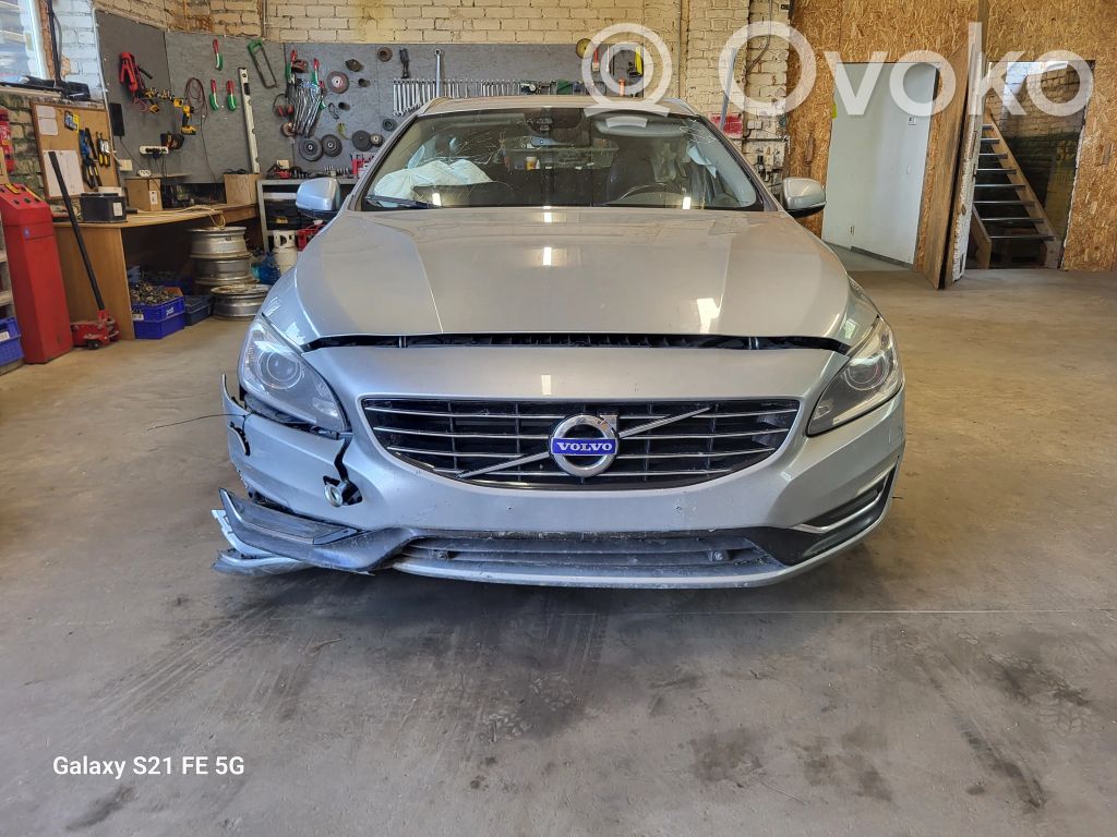 V60 V60, V60 Cross Country  31389583