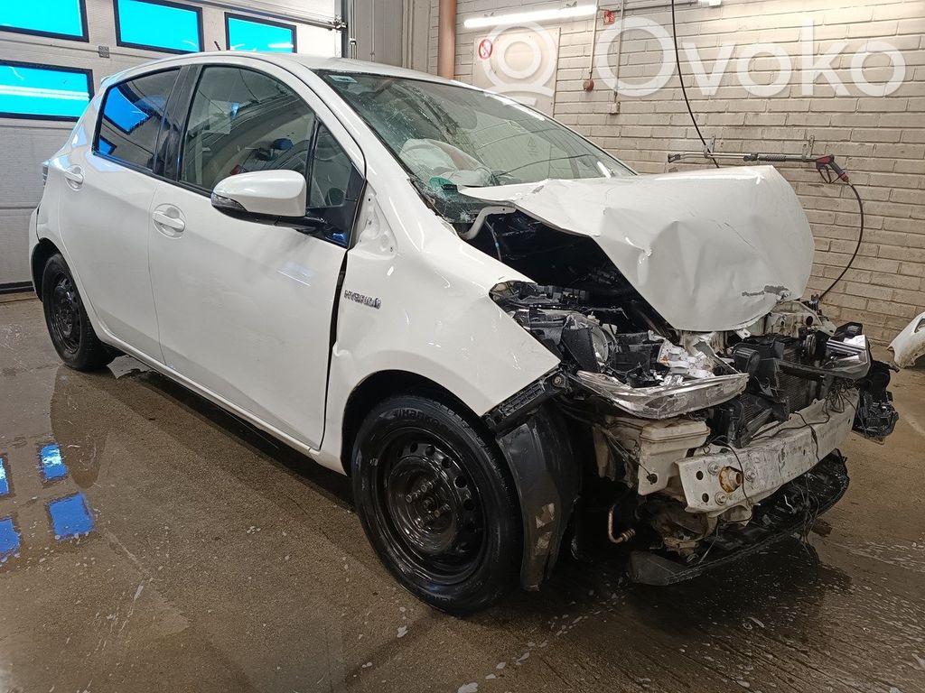 Yaris Yaris  J34121