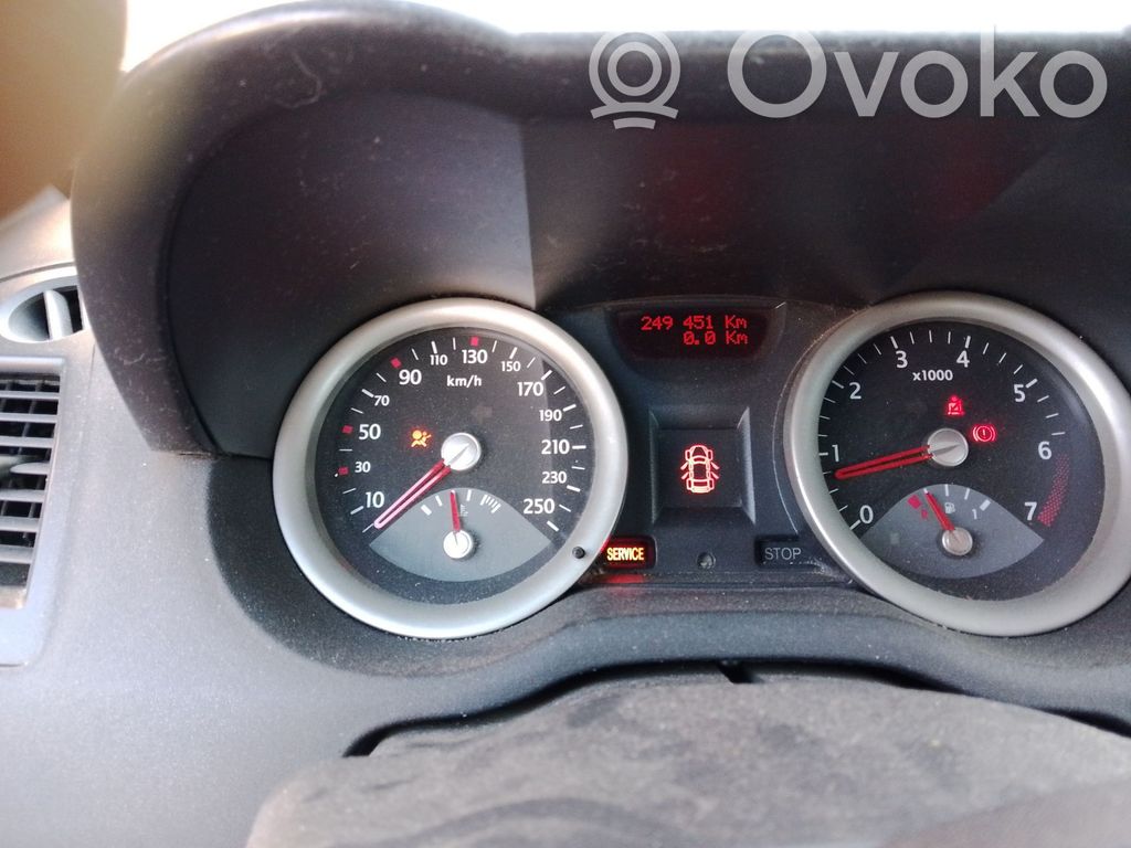 Megane II Megane  8200266777