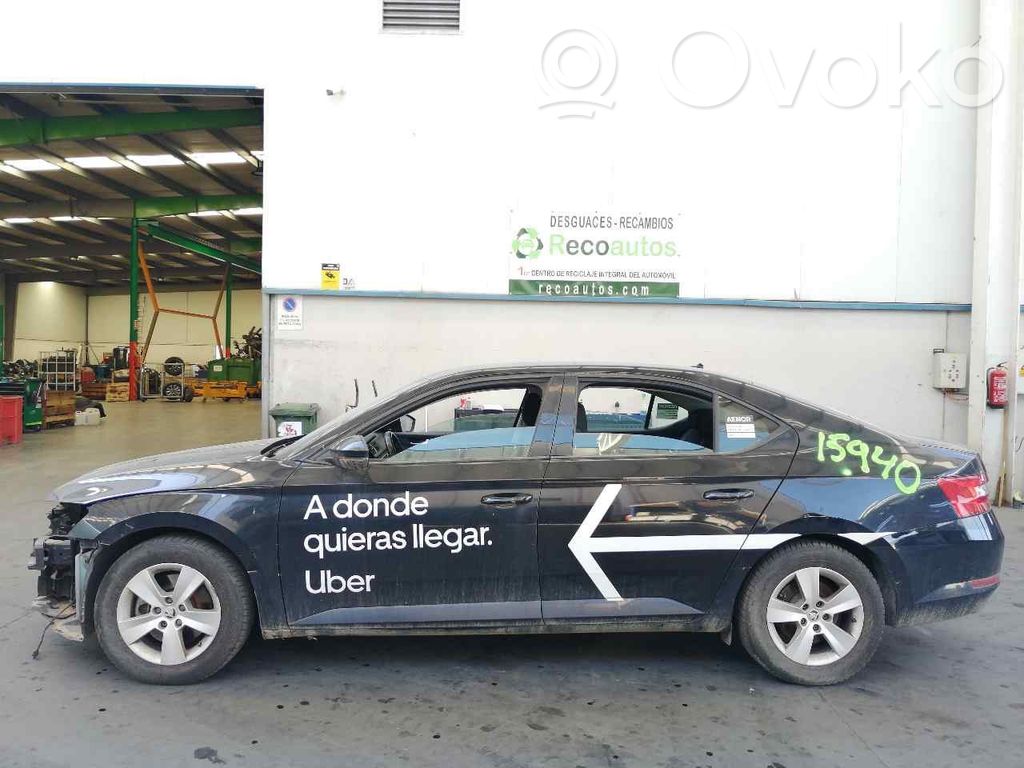 Superb B8 (3V) Superb  04L906262A