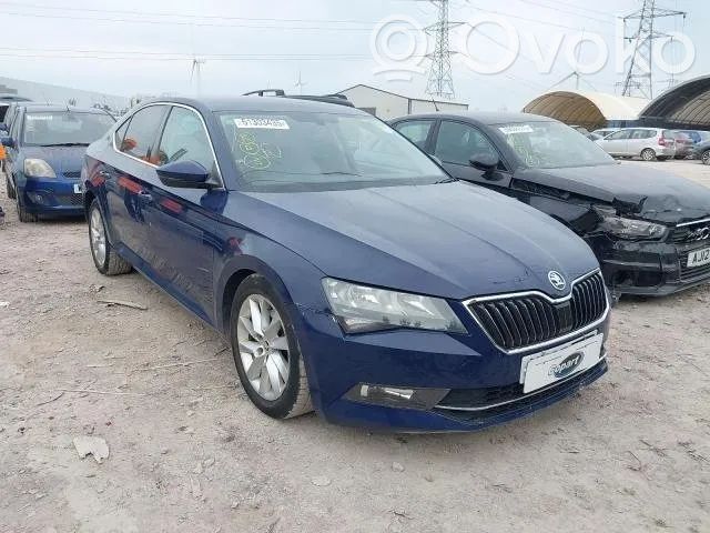 Superb B8 (3V) Superb  04L907805BQ