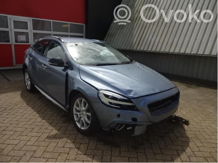V40 Cross country V40 Cross Country  31460846