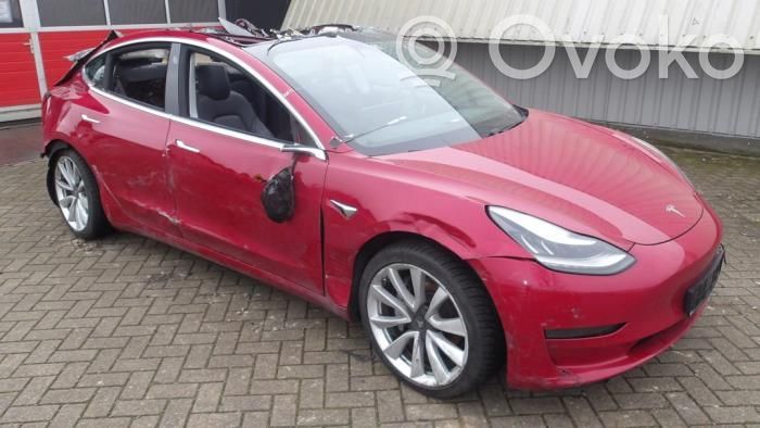 Model 3 Tesla Model 3  109533800D