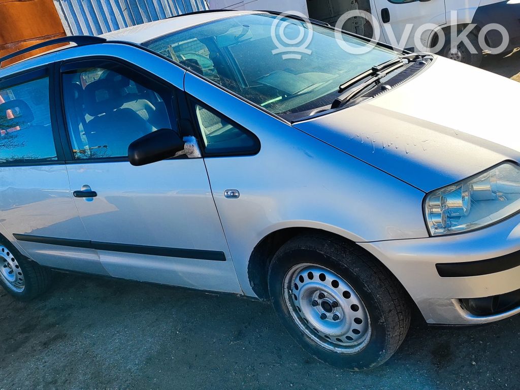 Sharan Sharan  038103373R