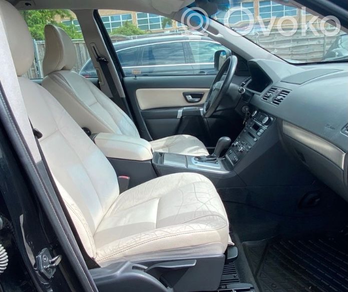 XC90 XC90  08670169A