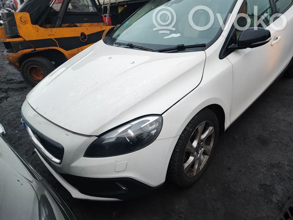 V40 Cross country V40 Cross Country  31398259