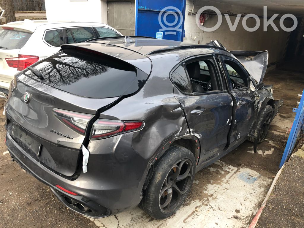 Stelvio Stelvio  50543806