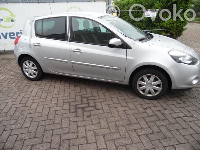 Clio III Clio  8201161314