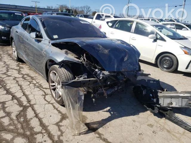 Model S Tesla Model S  101090600D