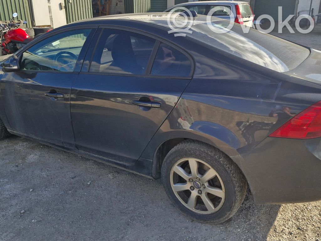 S60 S60  31329137