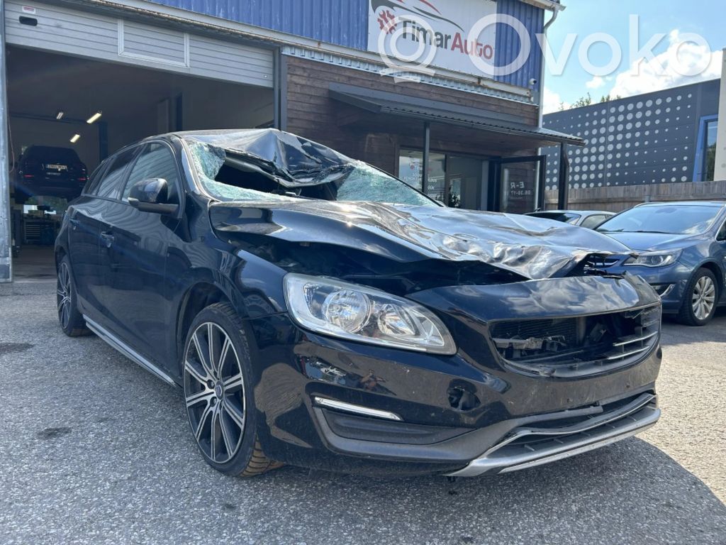 V60 V60, V60 Cross Country  31367685