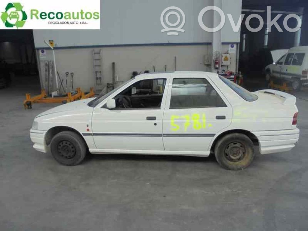 Escort Escort  LRC6732602C