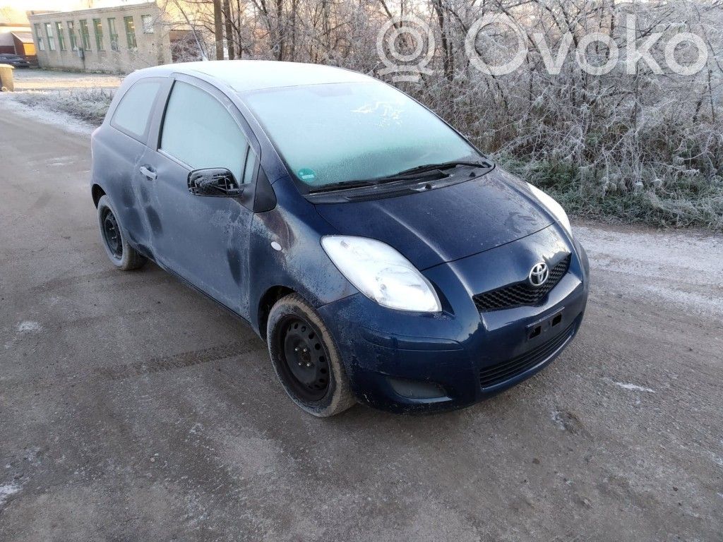 Yaris Yaris  75885755902