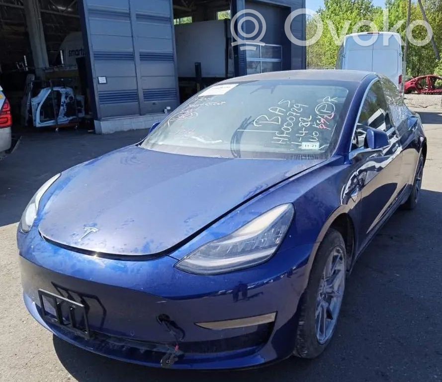 Model 3 Tesla Model 3  110489700A