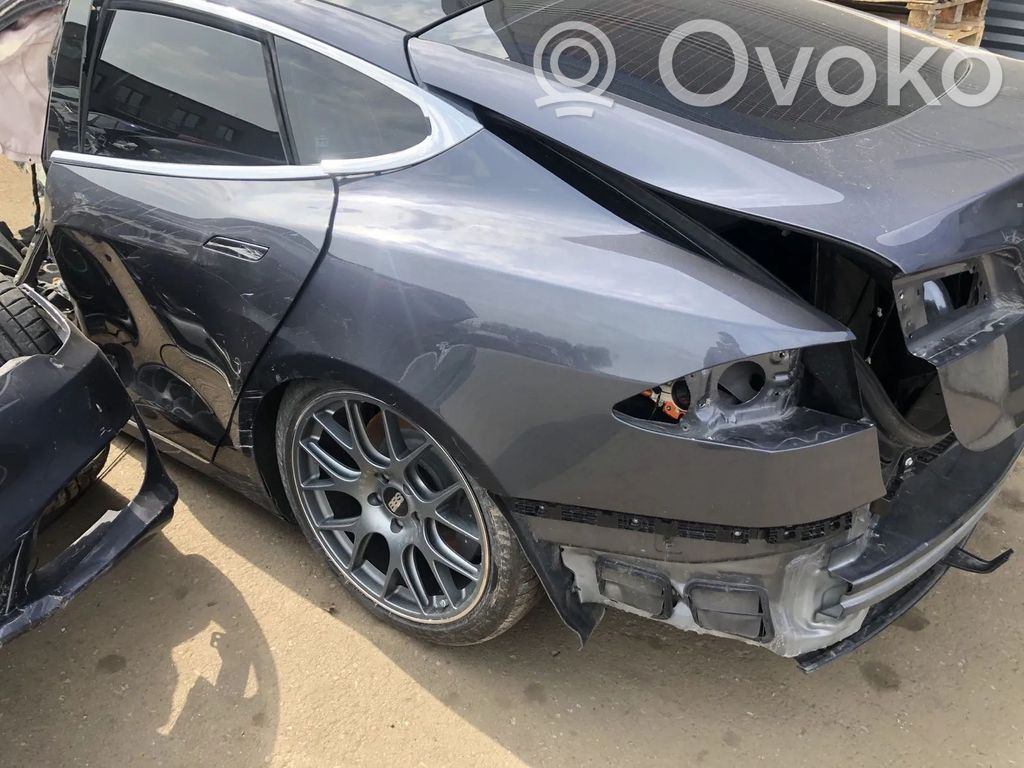 Model S Tesla Model S  102784100B