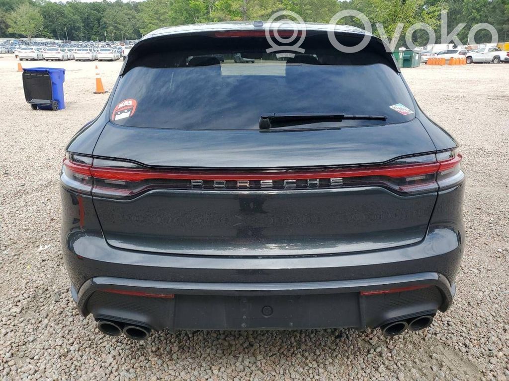 Macan (95B) Macan  06M911024