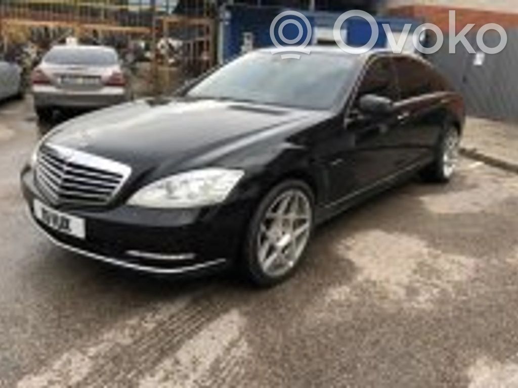S W221 S-class, AMG (W126, W140, W220, W221, W222)