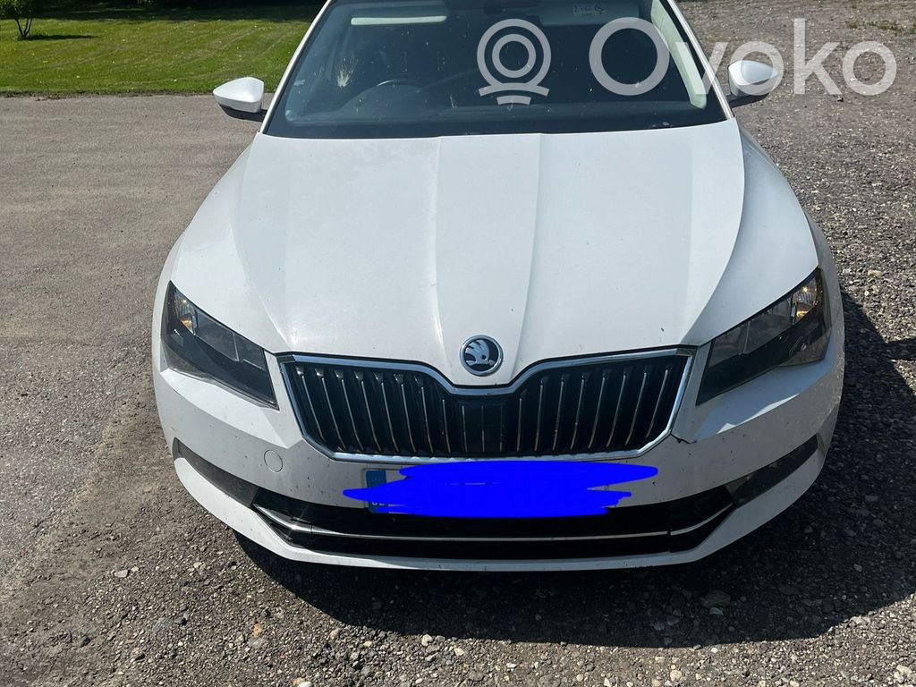 Superb B8 (3V) Superb  3V0857961