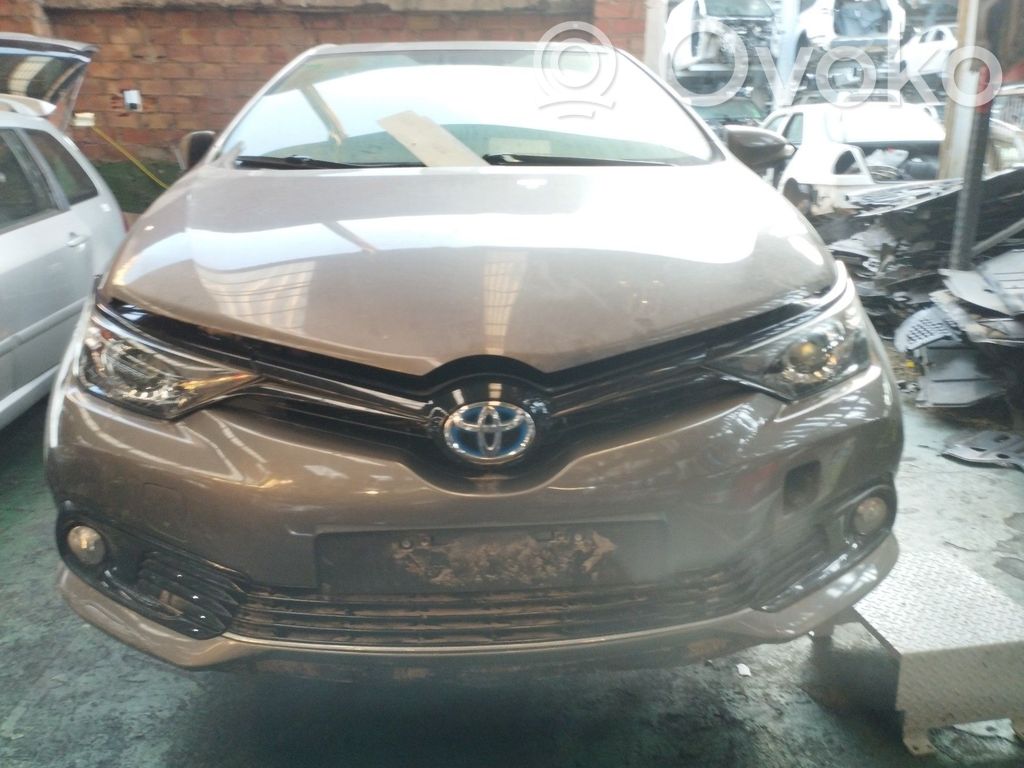 Auris E180 Auris  2ZRFXE