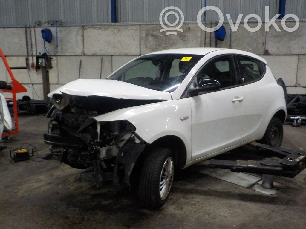 Ypsilon Ypsilon  51872564