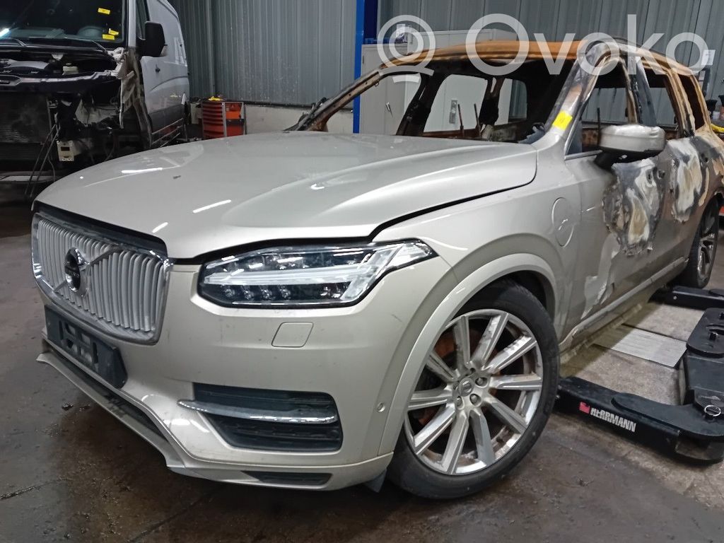XC90 XC90  31362800