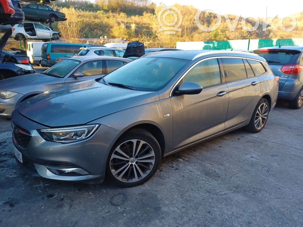 Insignia B Insignia  39047352