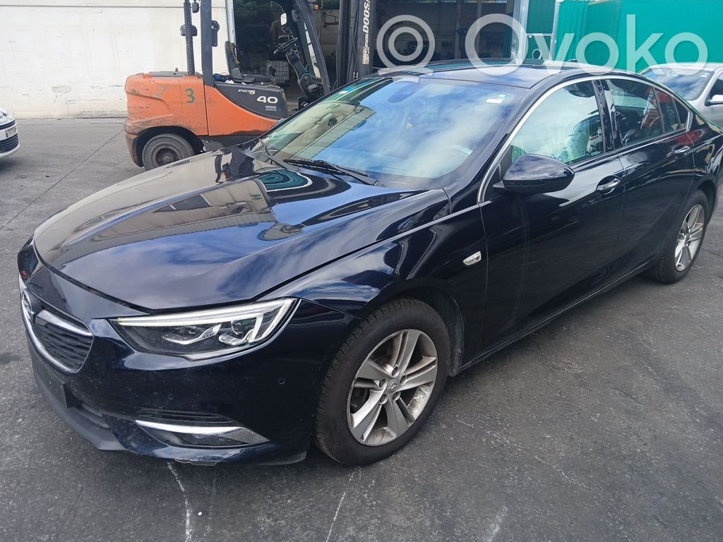 Insignia A Insignia  39047852